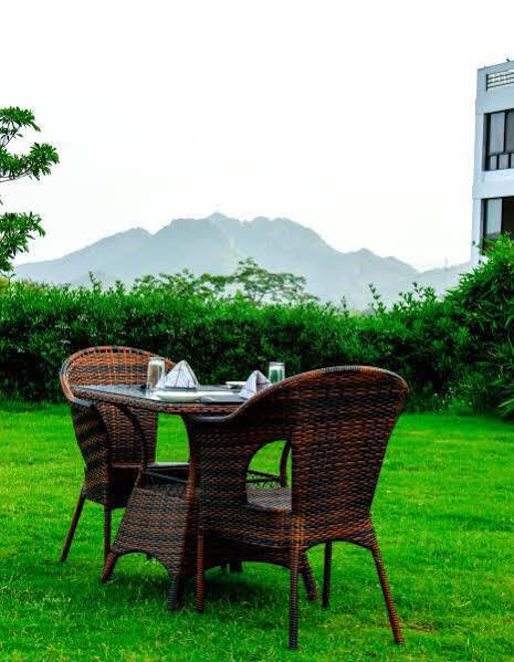 Spectrum Resort, Spa & Residences Udaipur Bagian luar foto